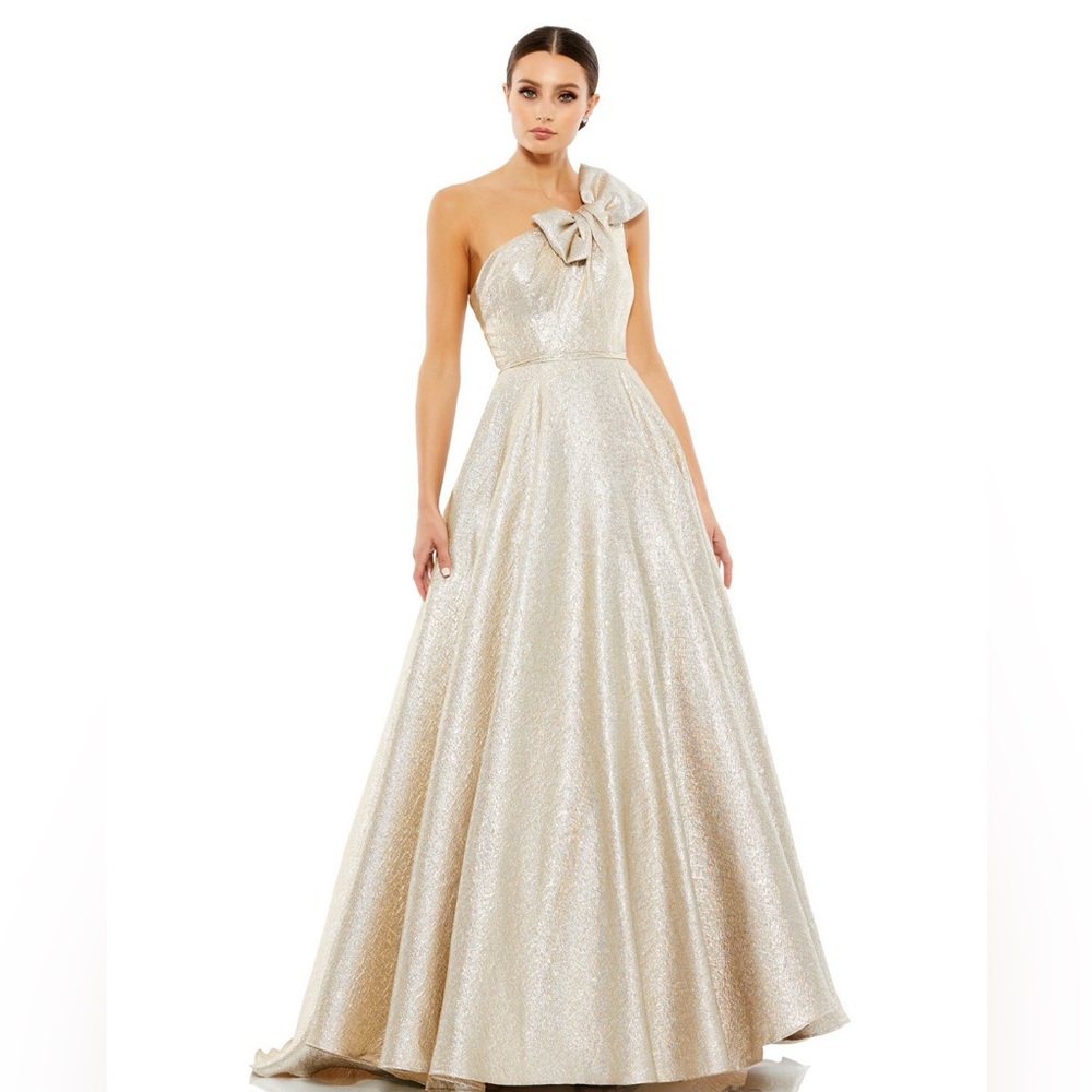 Mac Duggal Bow One-Shoulder Color Metallic Oyster Ballgown (Style #67890) Sz 14